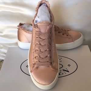NEW Steve Madden “Greyla” sneakers in Blush Satin.